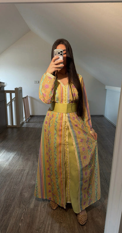 Caftan pastel brodé
